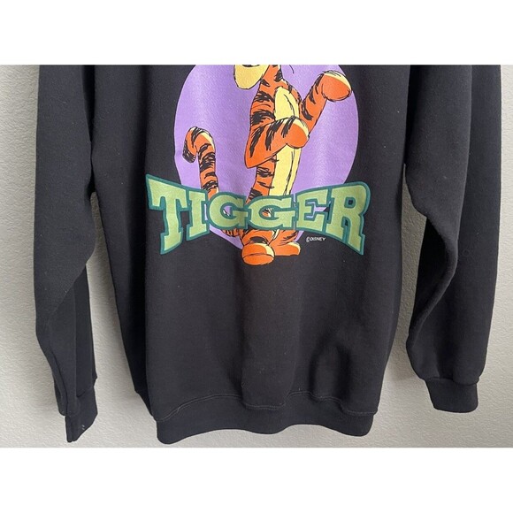 Vintage Hanes Heavyweight size M TIGGER Sweatshirt USA Winnie the Pooh - Black - Picture 2 of 7